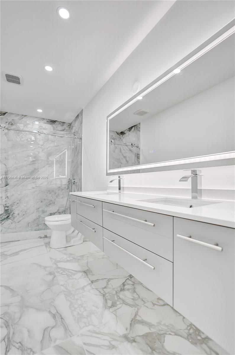 HUNTINGTON POINTE - Residential