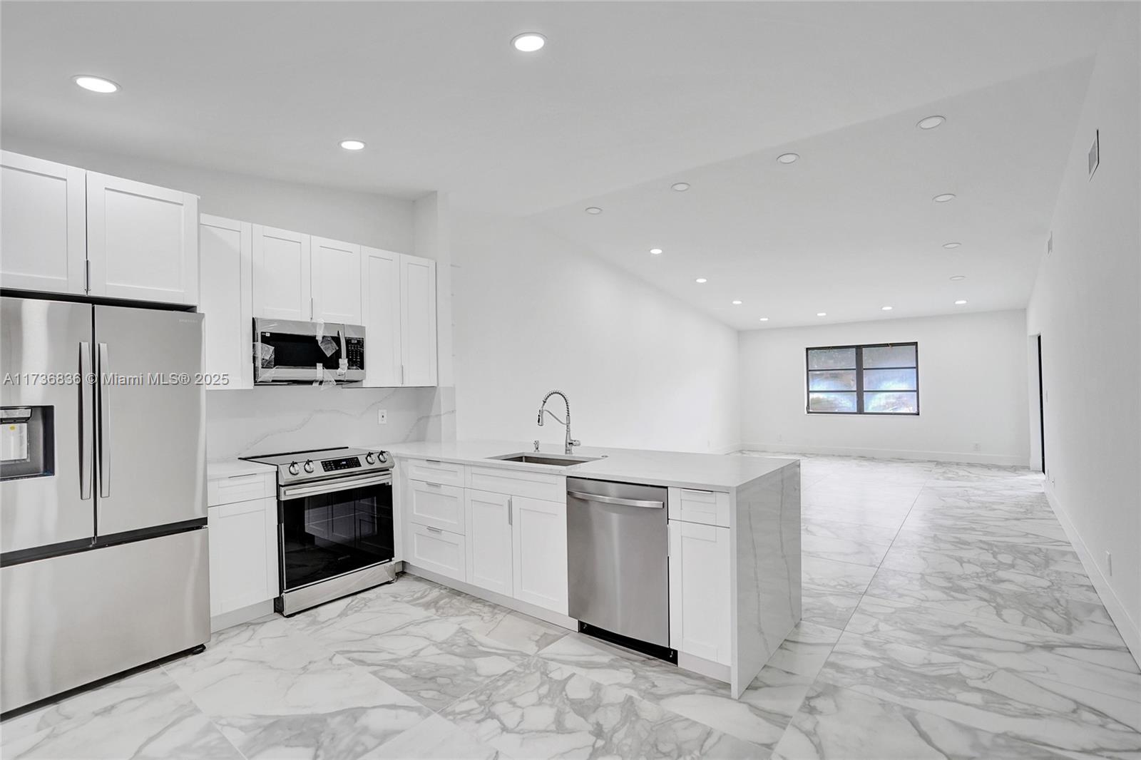 Renovated bright 2/2 villa. Fully enclosed, screened, and a/c Florida room can be used for guests, office, or den. Attached garage with 2 additional parking spaces in the driveway. Pointe is a 24/7 guard gated 55+ community. The 53,000 square foot clubhouse has just been fully redesigned. The 600 seat theater offers year round movies and live entertainment. Indoor heated pool. 4 outdoor heated pools with hot tubs. Gym. Billiard rooms. Aerobics room. Card rooms. Bocce court. Pickleball courts. Tennis courts. Numerous clubs and organized activities. And a cafe that's open for breakfast and lunch every day.