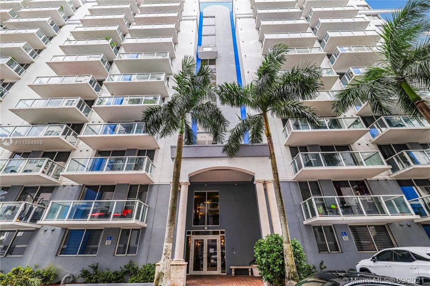 Spacious 2/1 at Blue Lagoon. Tons of amenities. Excellent location near shops, restaurants, and major highways. Property won't last.