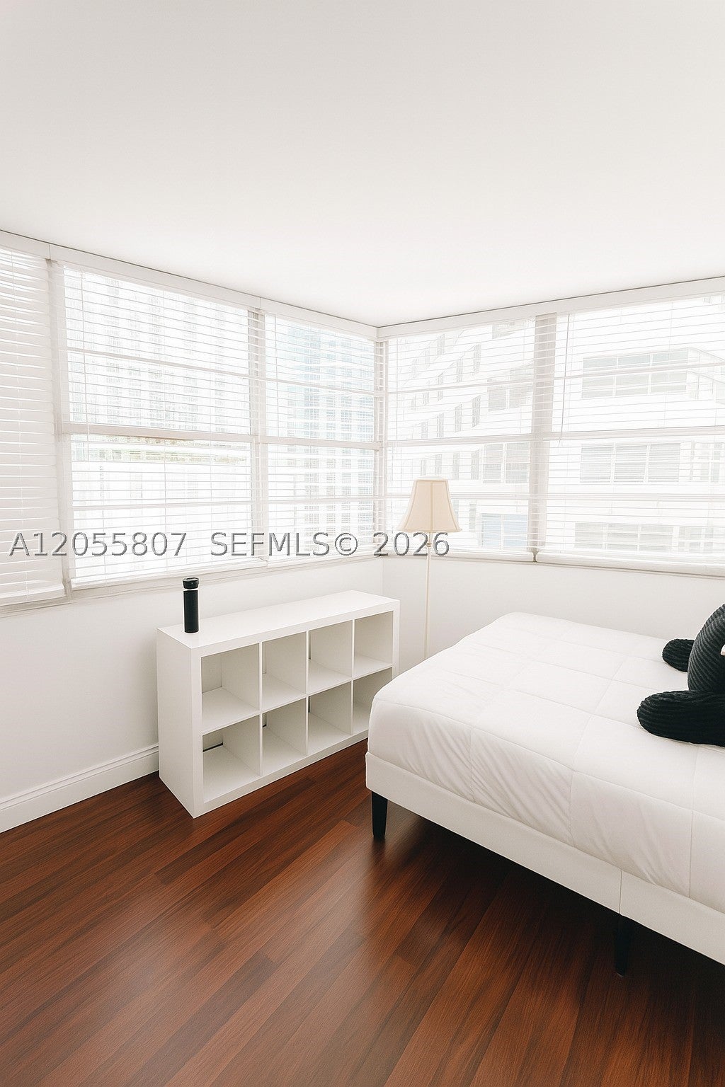 905 Brickell Bay Dr 1022