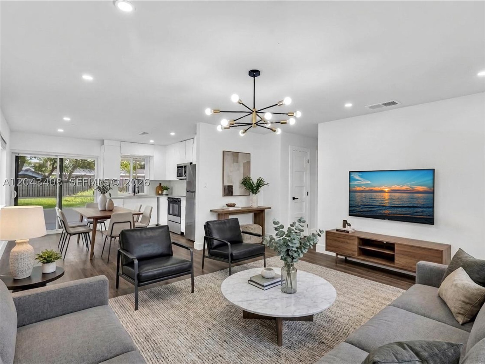 8145 Sunset Strip