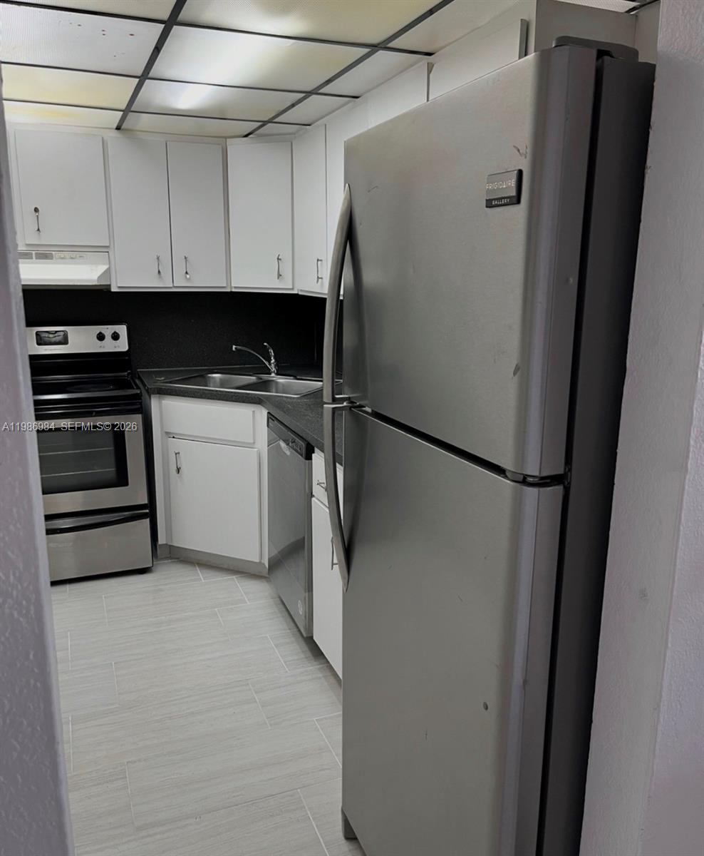 HARBOUR POINTE OF MIAMI C - Residential Lease