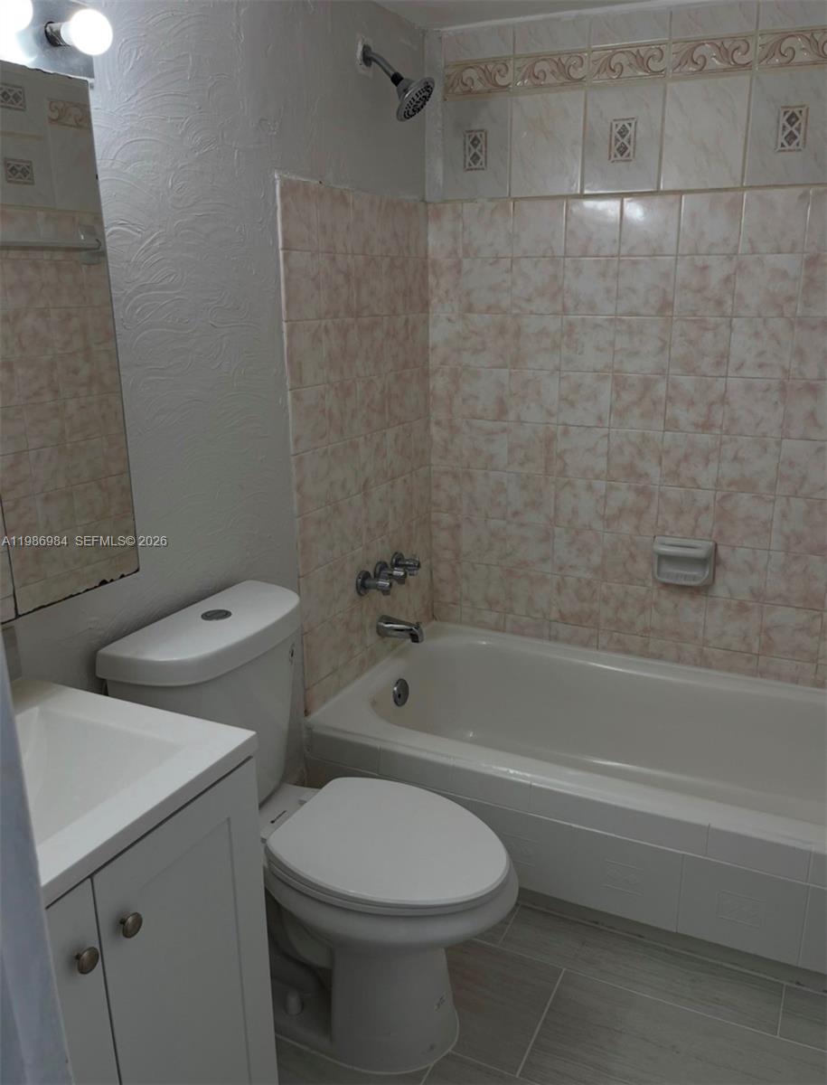 HARBOUR POINTE OF MIAMI C - Residential Lease