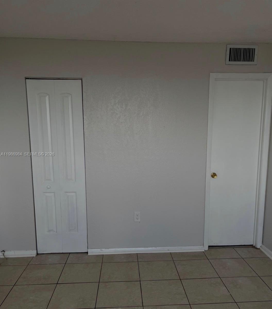 HARBOUR POINTE OF MIAMI C - Residential Lease