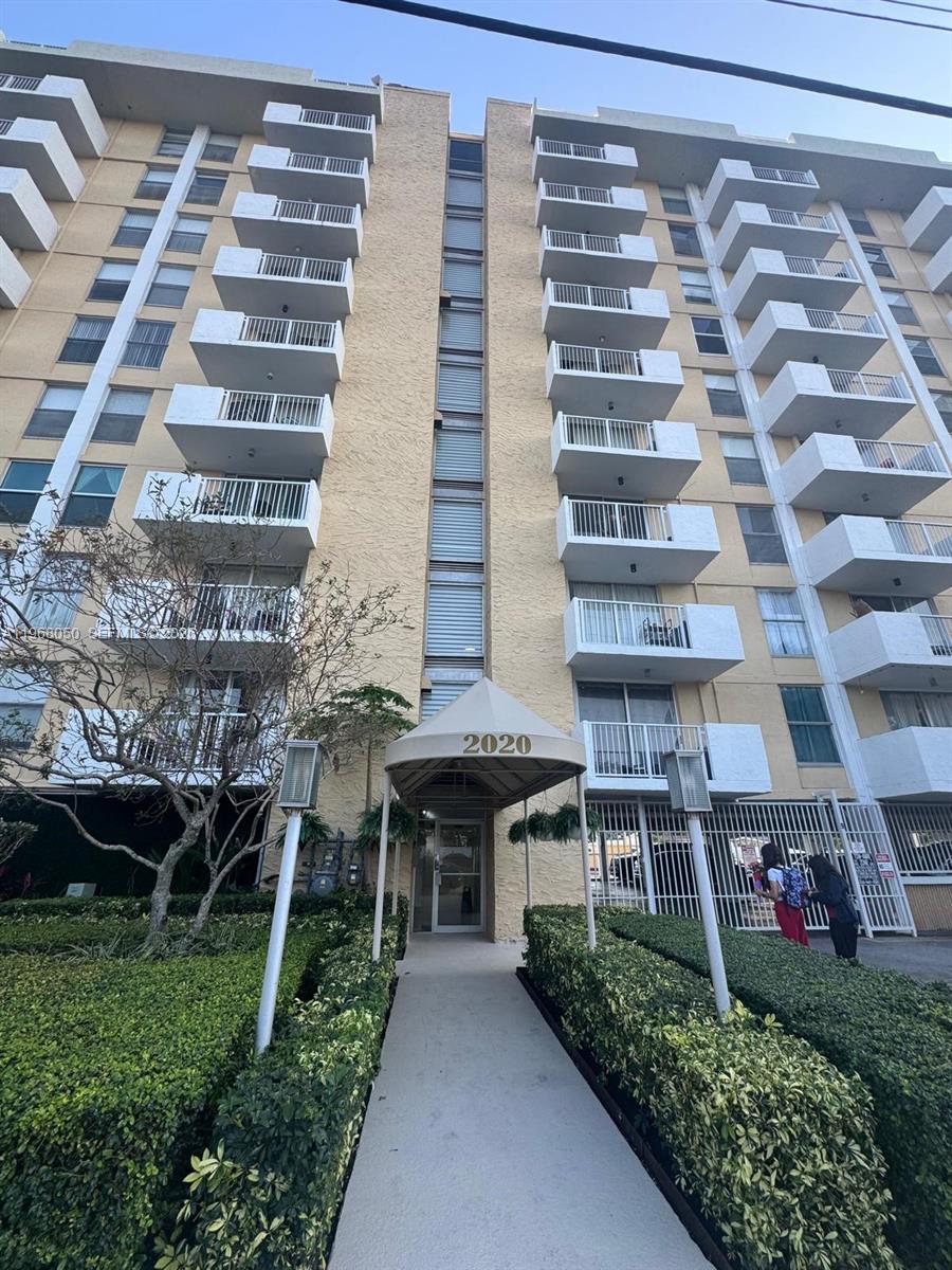 2020 NE 135th St 811