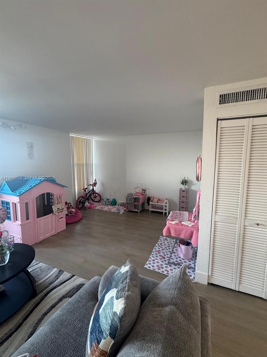 KEYSTONE TOWERS CONDO - Residential