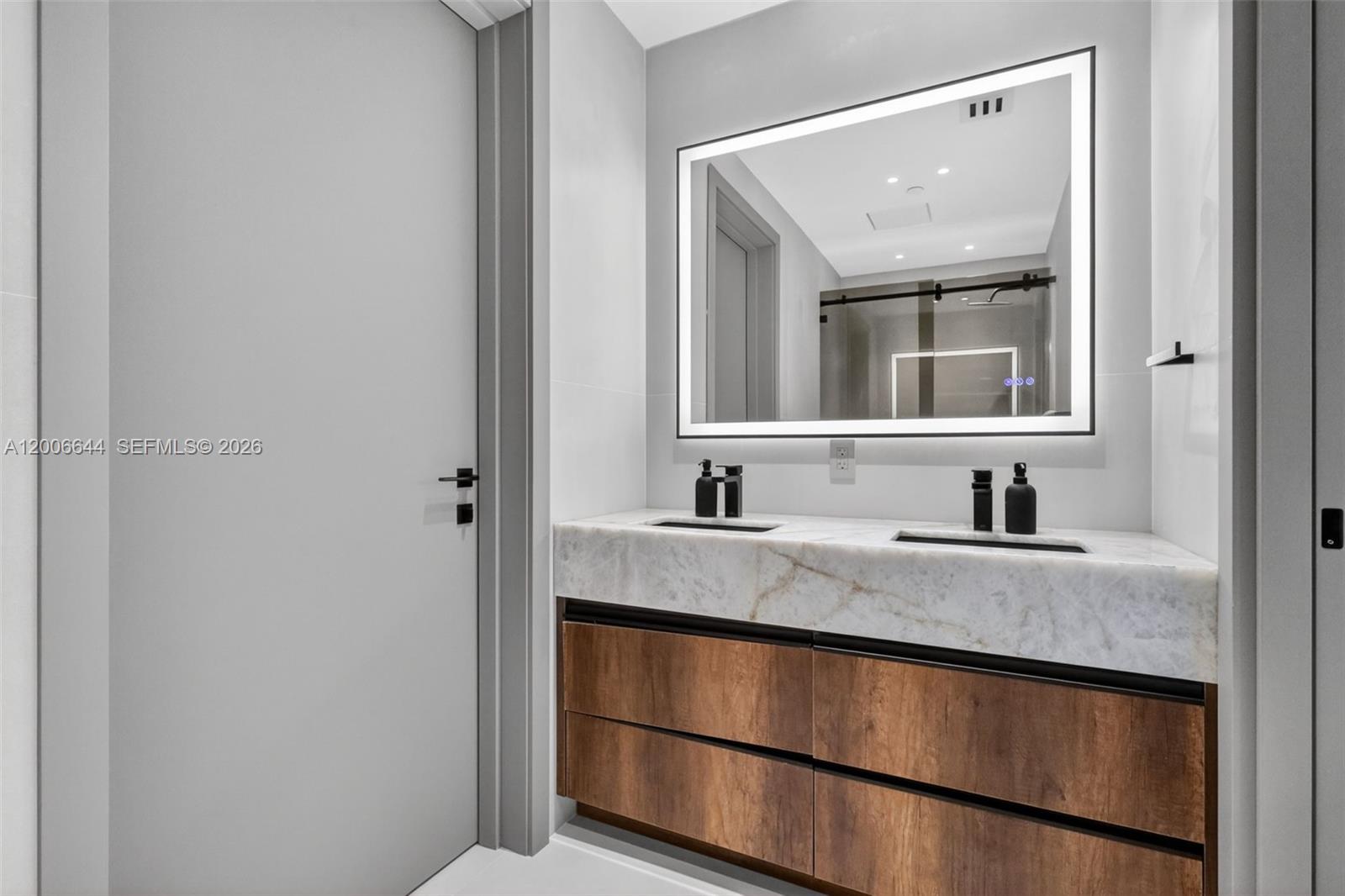 BELLINI AT WILLIAMS ISLAN - Residential