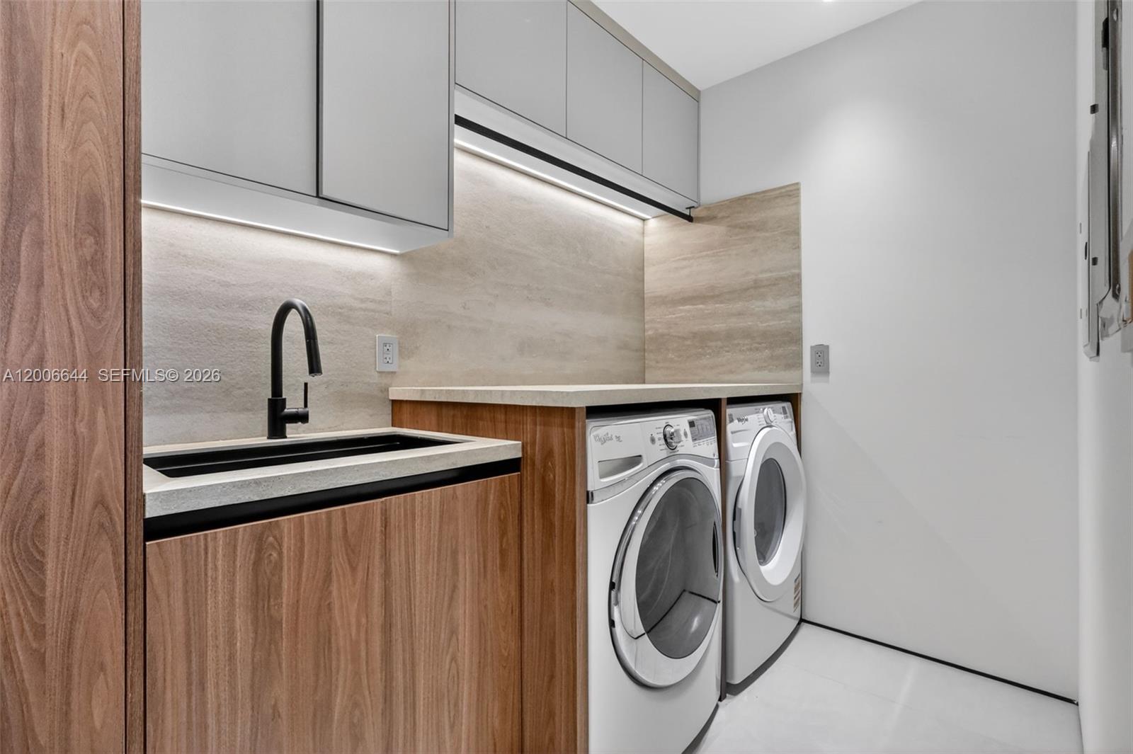BELLINI AT WILLIAMS ISLAN - Residential