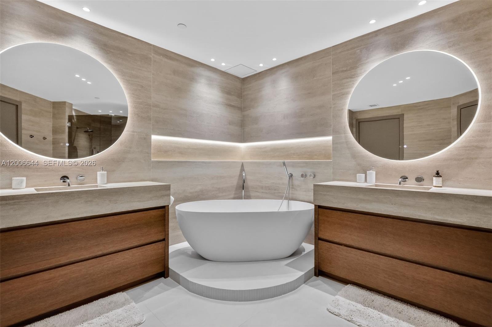 BELLINI AT WILLIAMS ISLAN - Residential