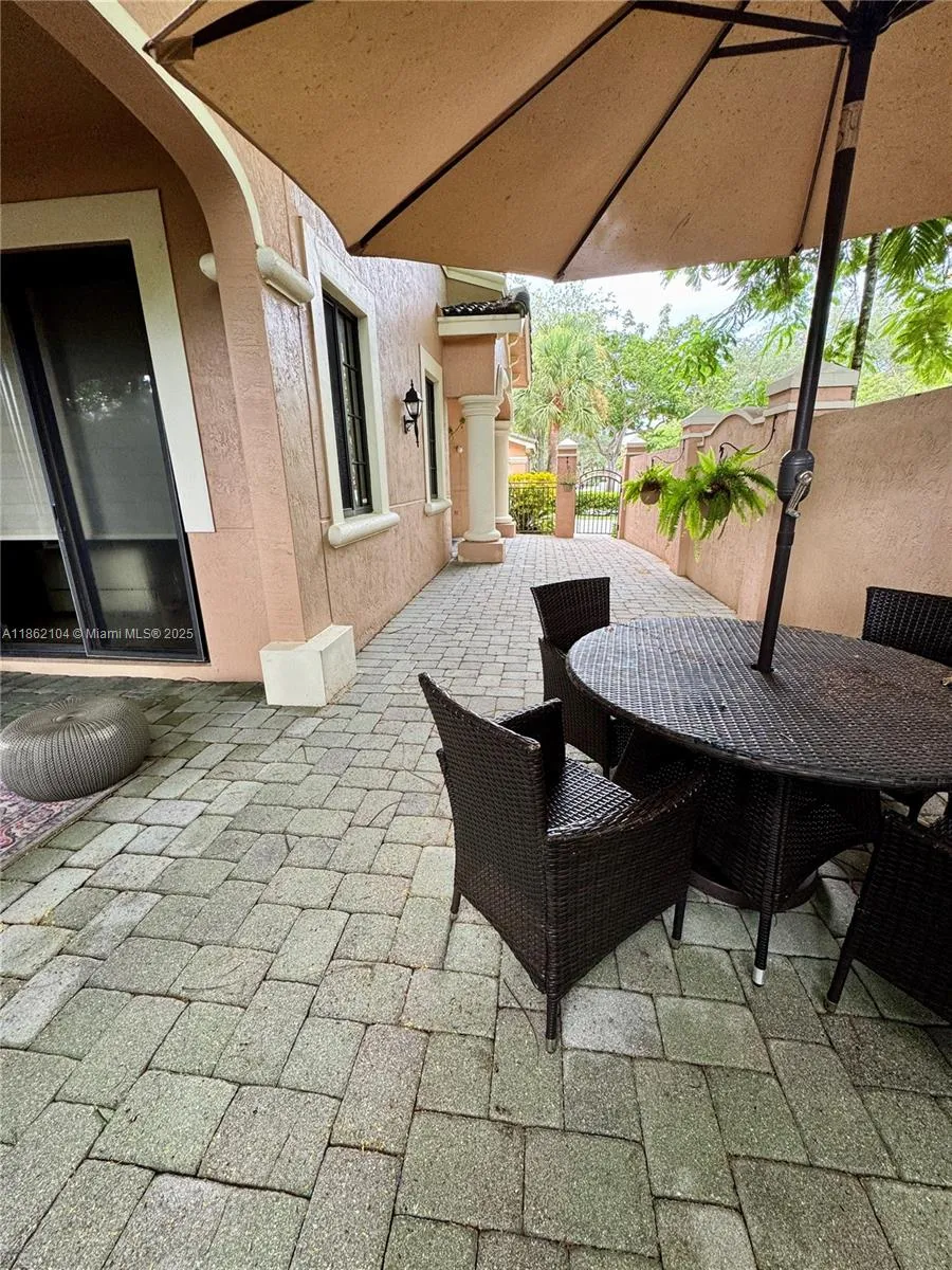 Weston, Florida 33332, United States, 3 Bedrooms Bedrooms, ,2 BathroomsBathrooms,Residential,Active,194902