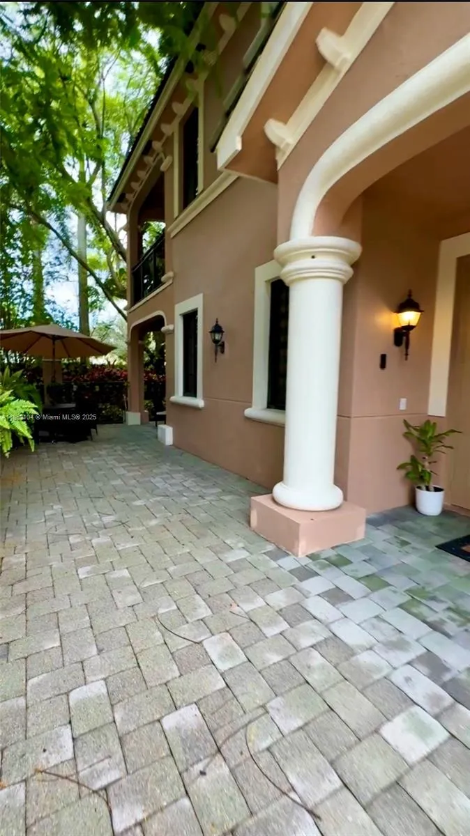 Weston, Florida 33332, United States, 3 Bedrooms Bedrooms, ,2 BathroomsBathrooms,Residential,Active,194902