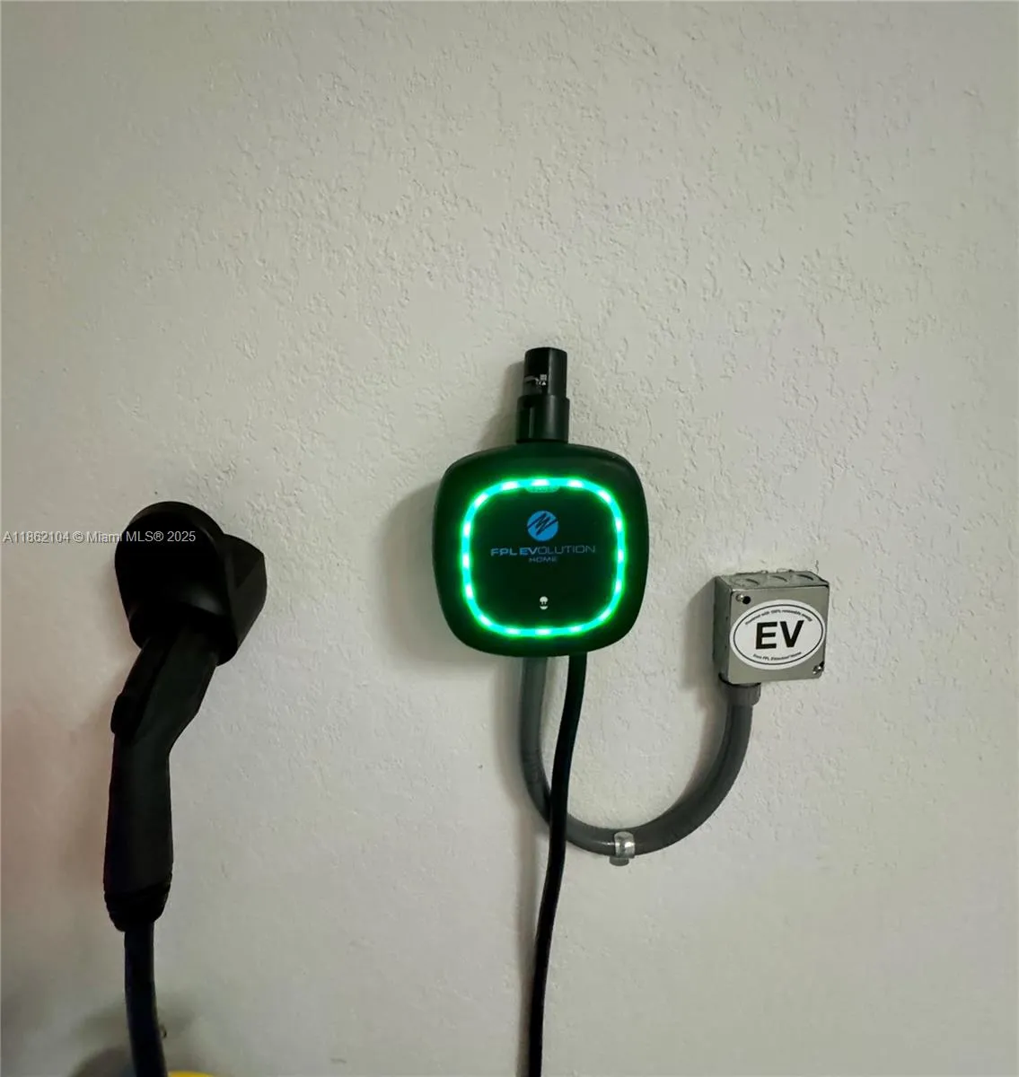 Weston, Florida 33332, United States, 3 Bedrooms Bedrooms, ,2 BathroomsBathrooms,Residential,Active,194902