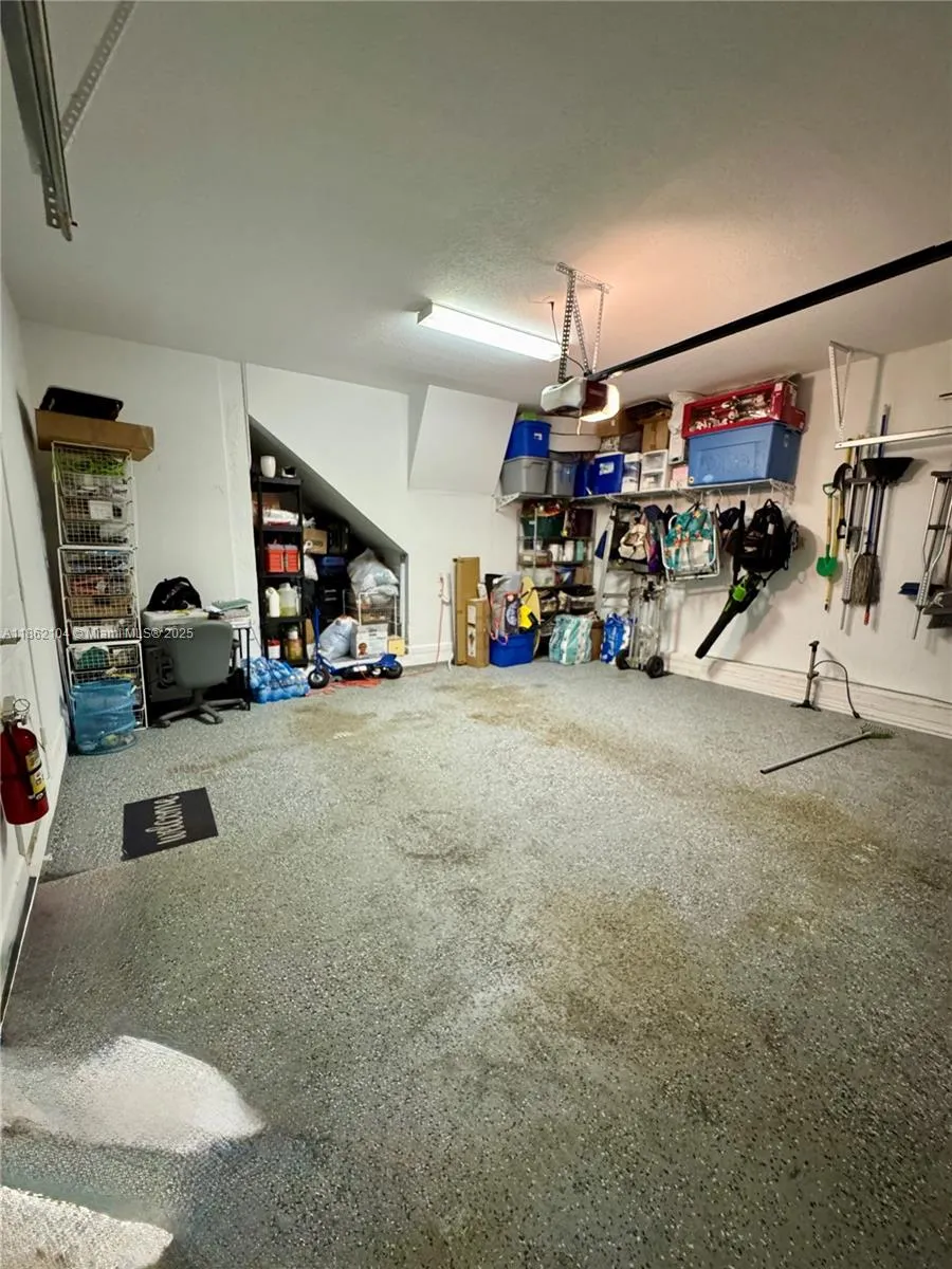 Weston, Florida 33332, United States, 3 Bedrooms Bedrooms, ,2 BathroomsBathrooms,Residential,Active,194902