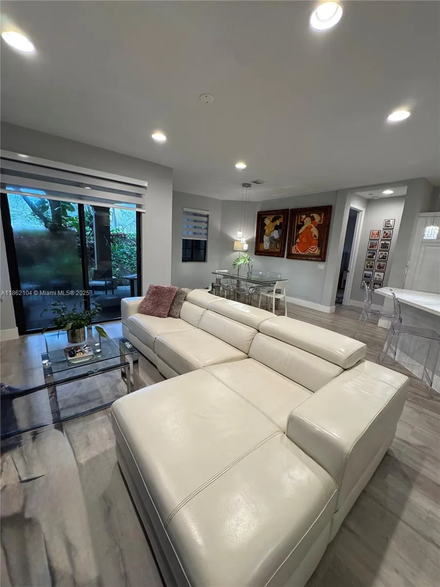 Weston, Florida 33332, United States, 3 Bedrooms Bedrooms, ,2 BathroomsBathrooms,Residential,Active,194902