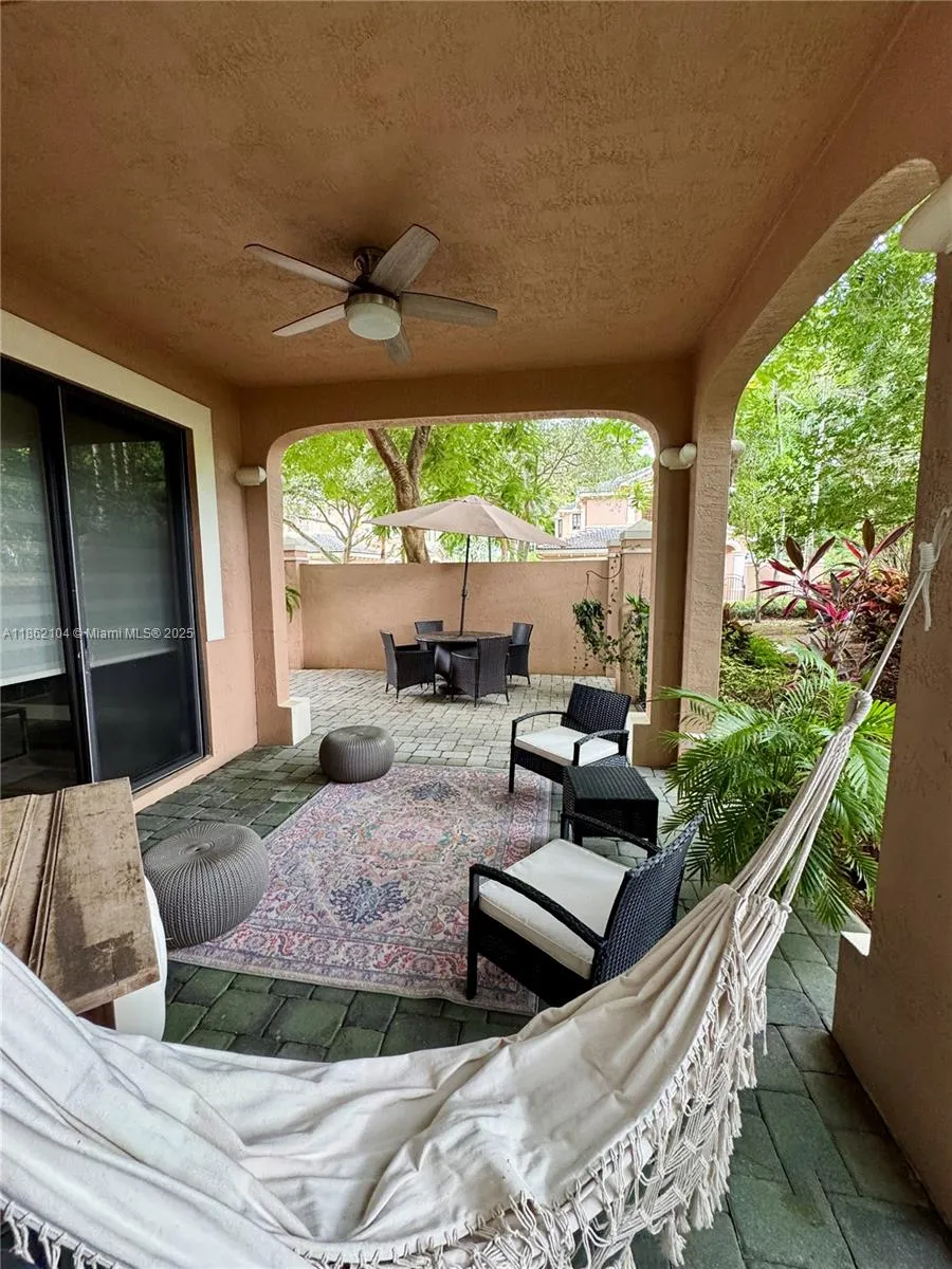 Weston, Florida 33332, United States, 3 Bedrooms Bedrooms, ,2 BathroomsBathrooms,Residential,Active,194902