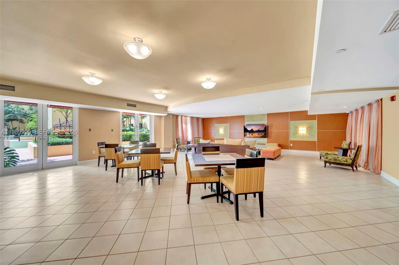 TOSCANO CONDO - Residential