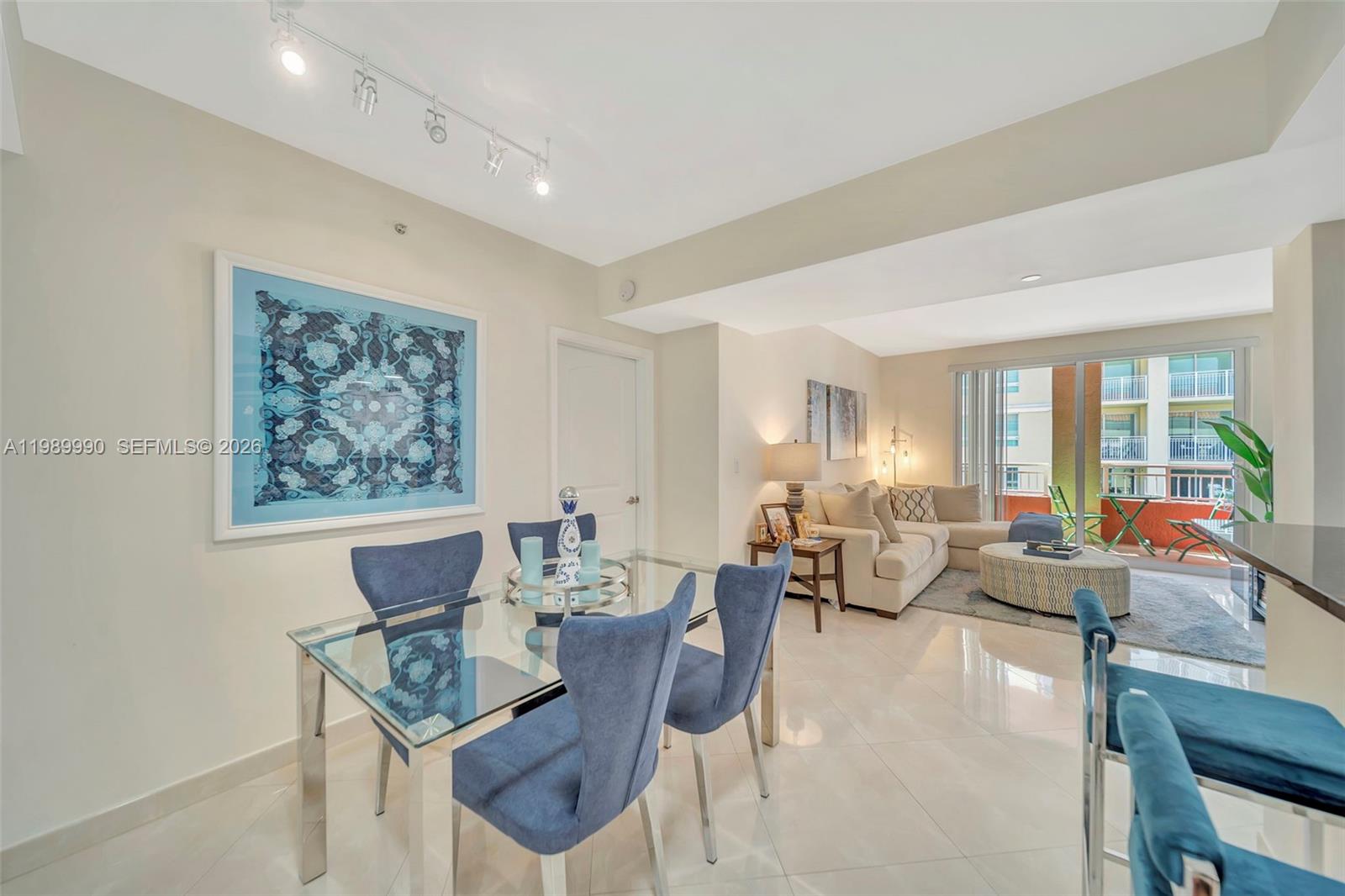 TOSCANO CONDO - Residential