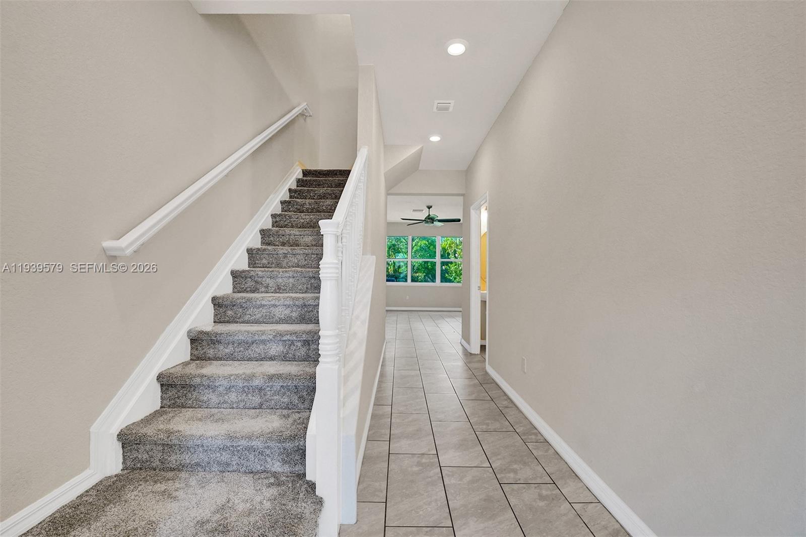 HILLCREST COUNTRY CLUB SO - Residential Lease