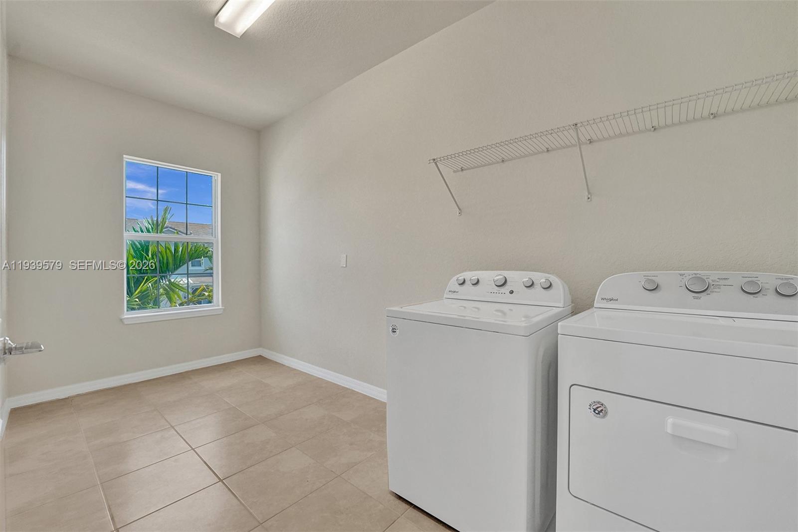 HILLCREST COUNTRY CLUB SO - Residential Lease