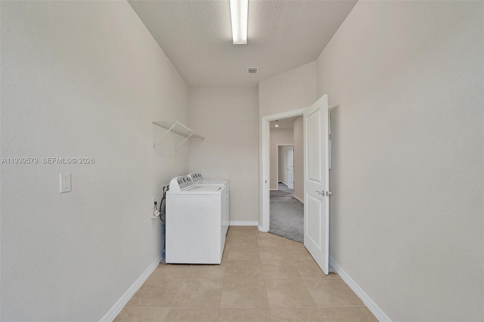 HILLCREST COUNTRY CLUB SO - Residential Lease