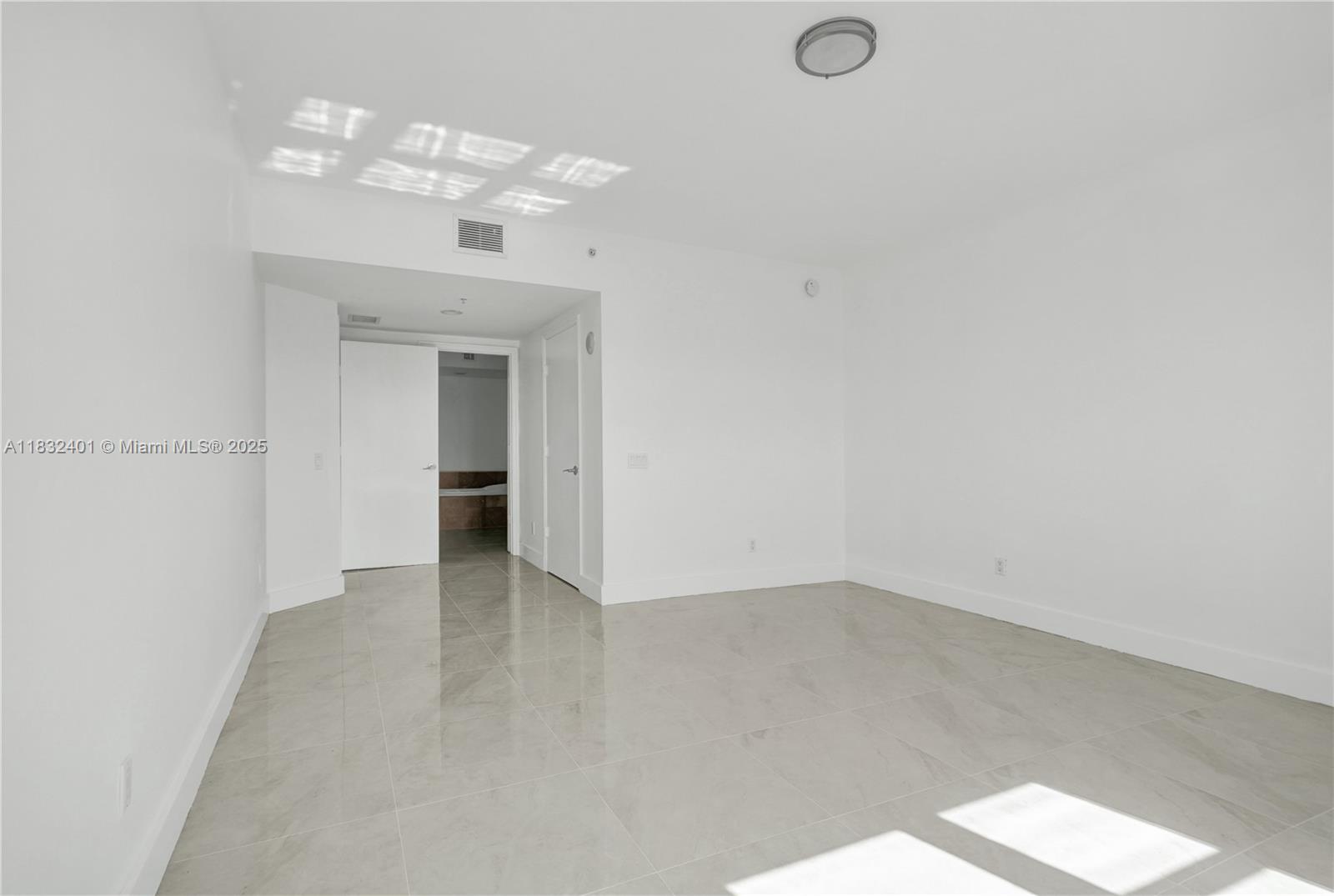 THE OAKS I CONDO - Residential