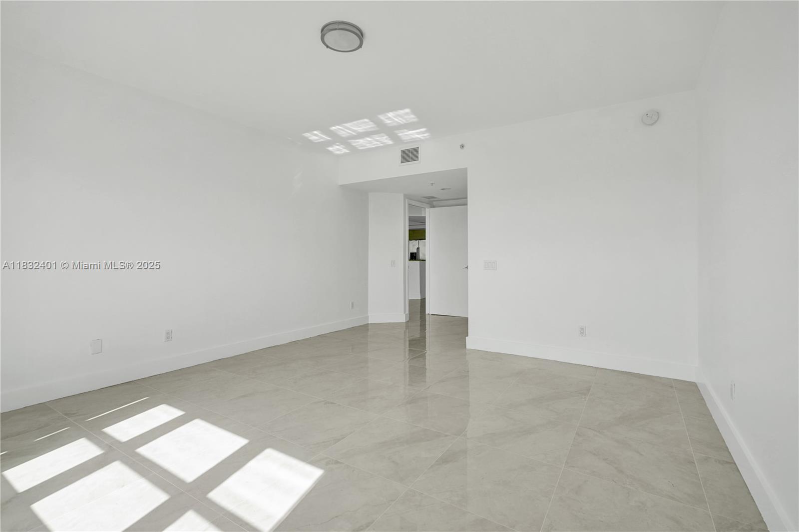 THE OAKS I CONDO - Residential