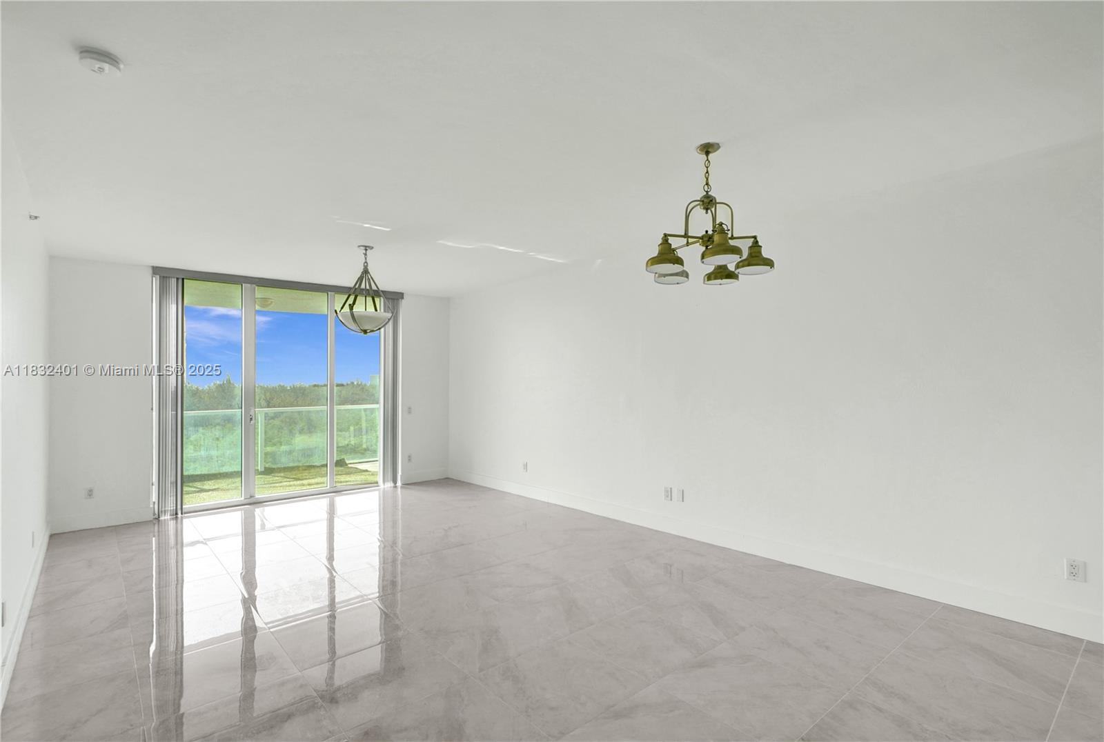 THE OAKS I CONDO - Residential