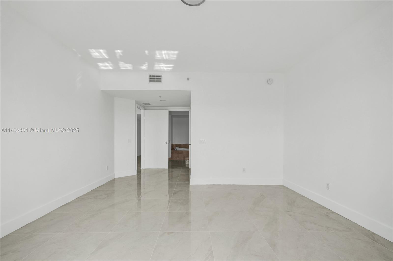 THE OAKS I CONDO - Residential