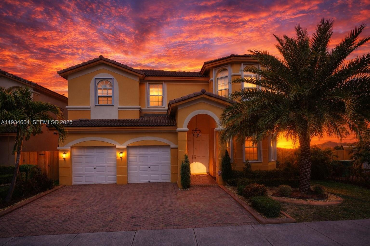 ISLANDS AT DORAL - Residential