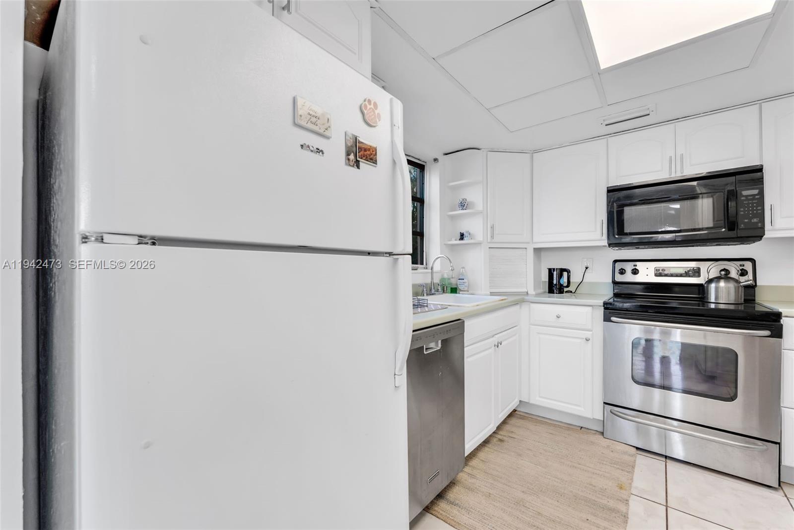 SUTTON HOUSE CONDO - Residential