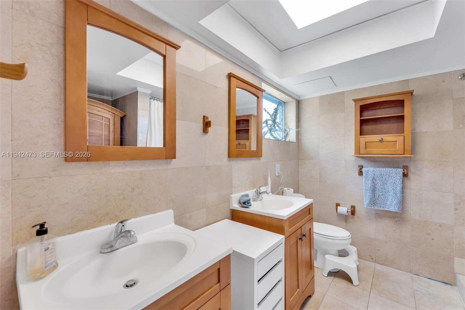 SUTTON HOUSE CONDO - Residential