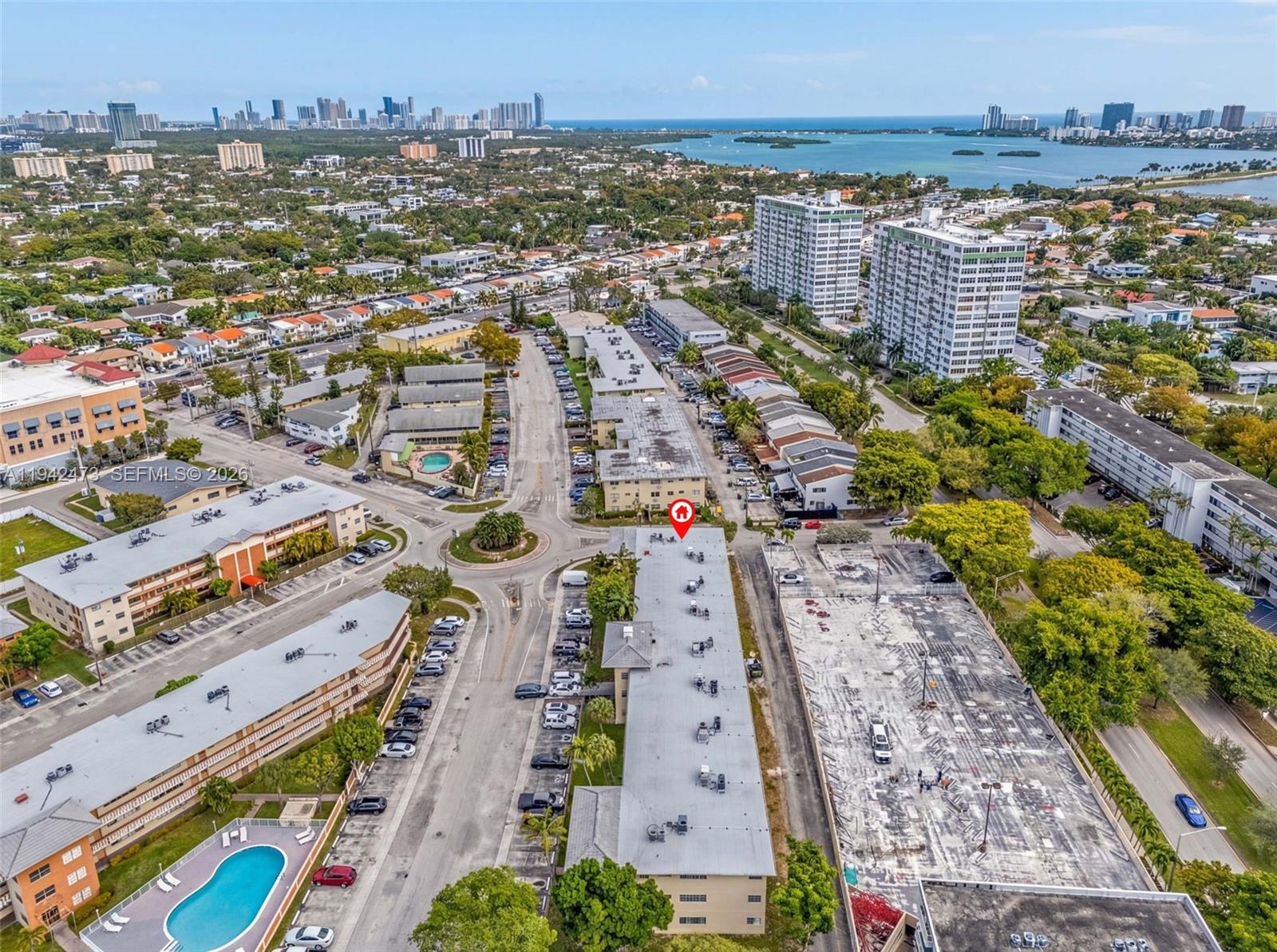 SUTTON HOUSE CONDO - Residential