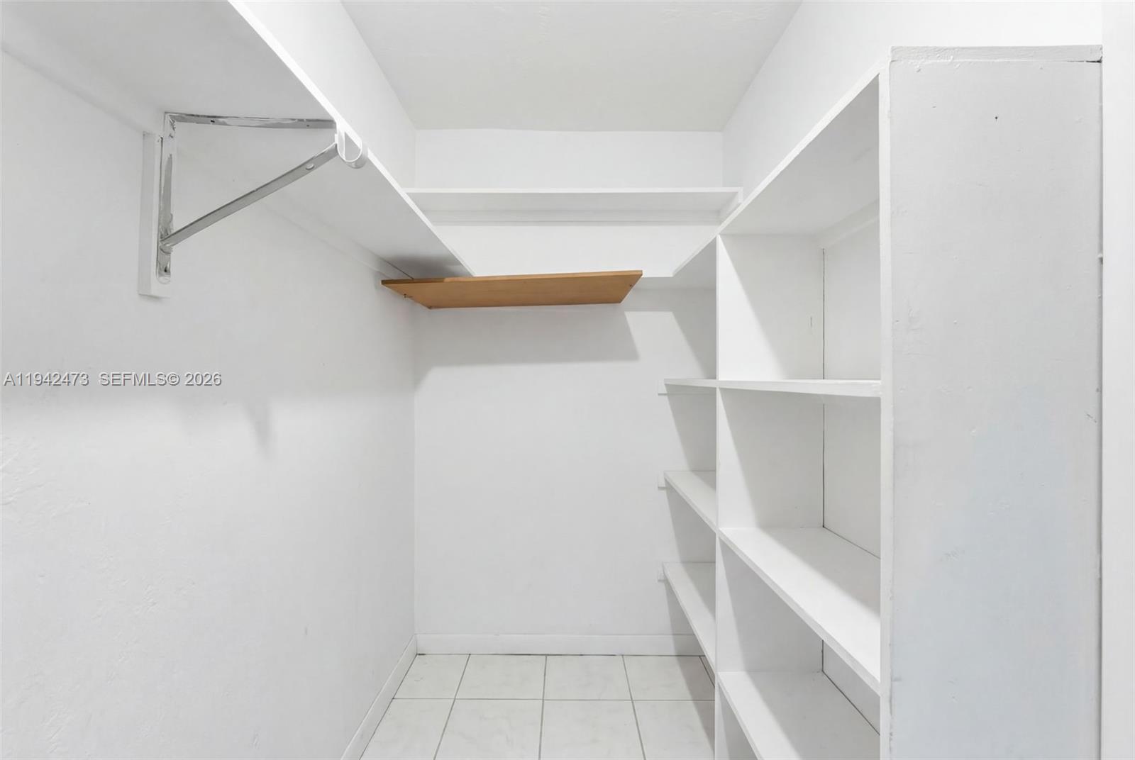 SUTTON HOUSE CONDO - Residential