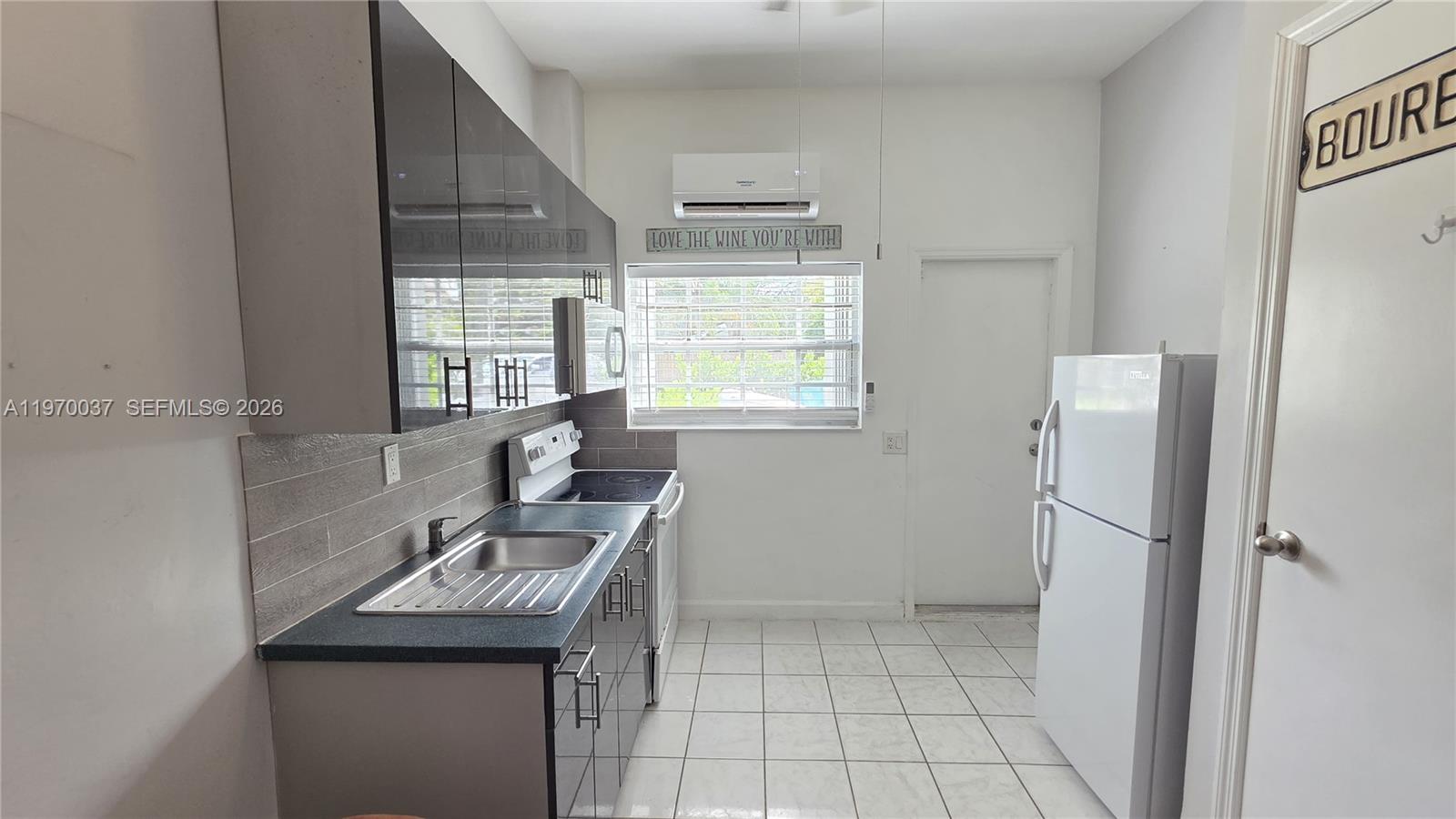 REV PALOMAR - Residential Lease