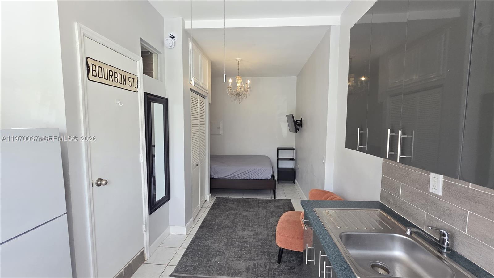 REV PALOMAR - Residential Lease