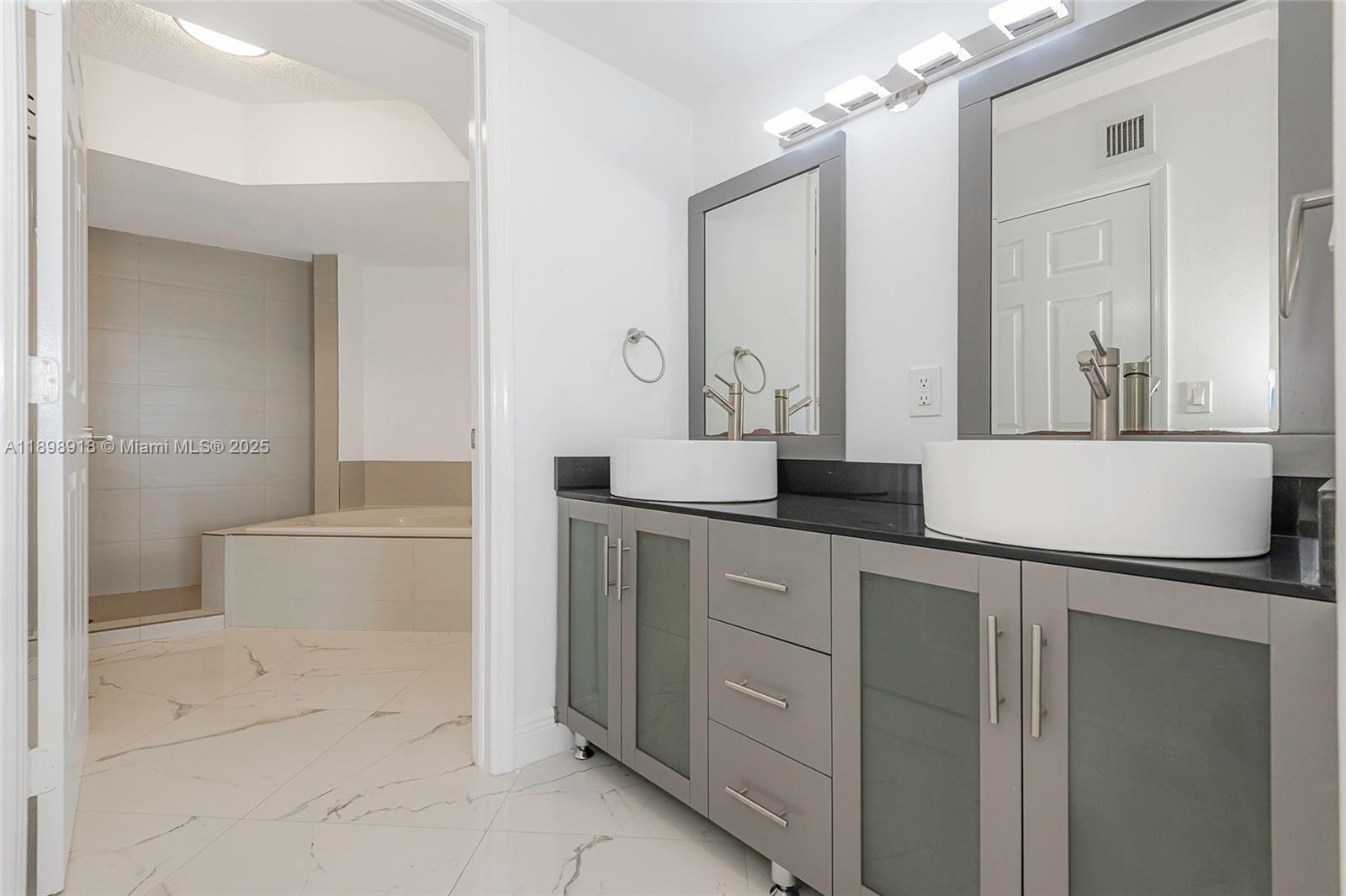 LA GORCE PALACE CONDO - Residential