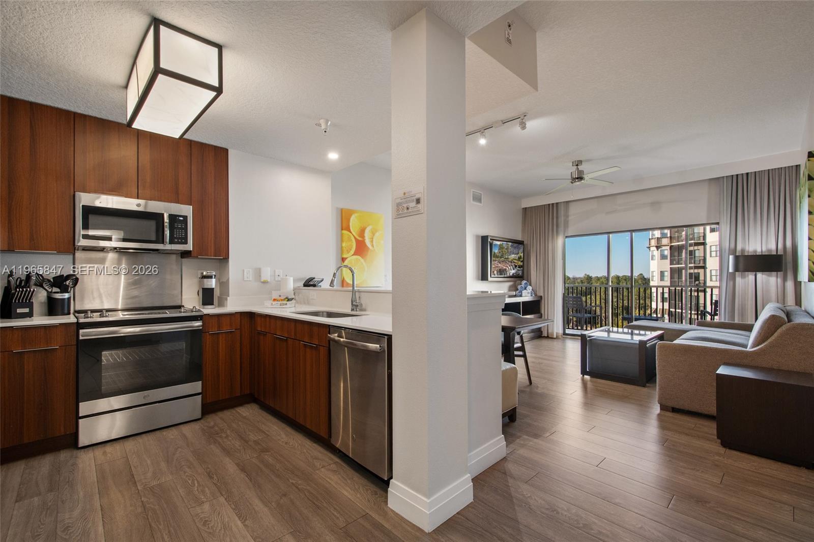 THE GROVE RESORT - Residential