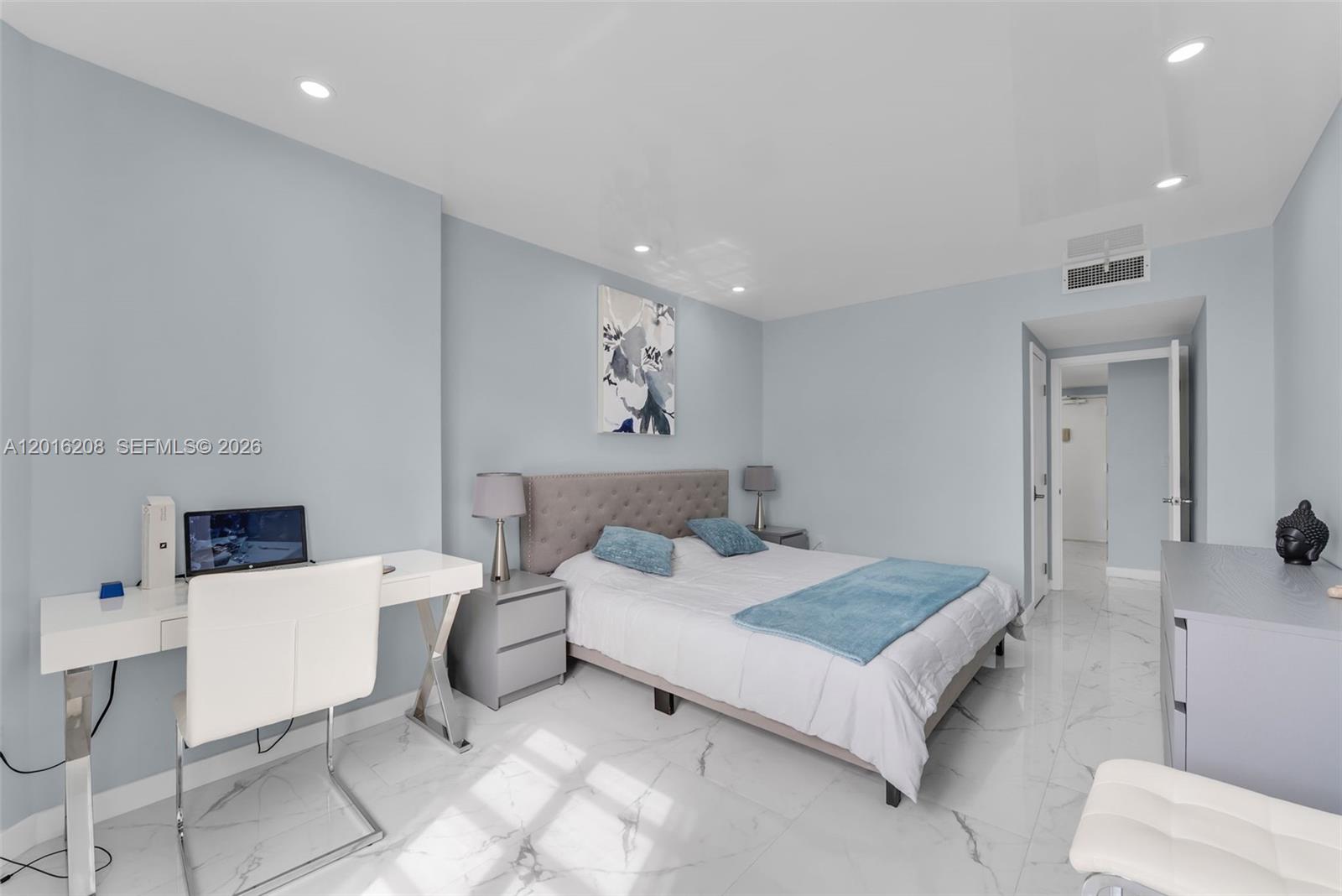 HEMISPHERES CONDO - Residential Lease