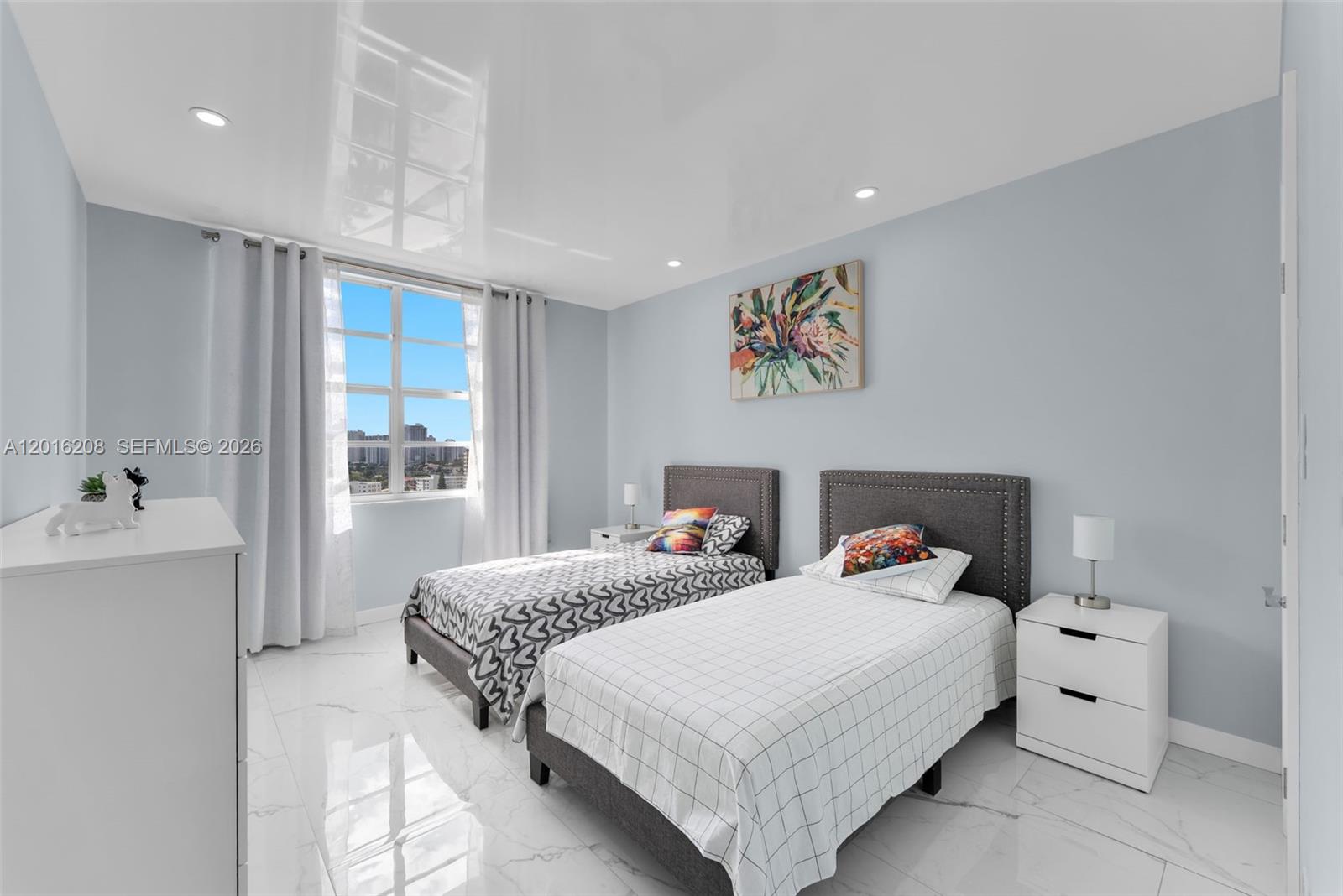 HEMISPHERES CONDO - Residential Lease