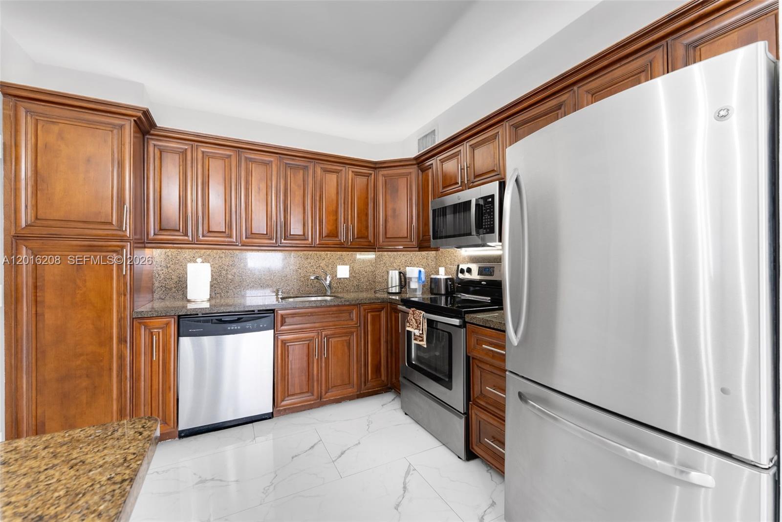 HEMISPHERES CONDO - Residential Lease