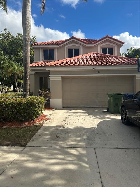 Photo of 948 NW Phoenix Way, Weston, FL 33327 (MLS # A11936233)