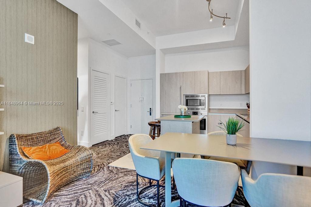 4111 SOUTH OCEAN DRIVE CO - Residential