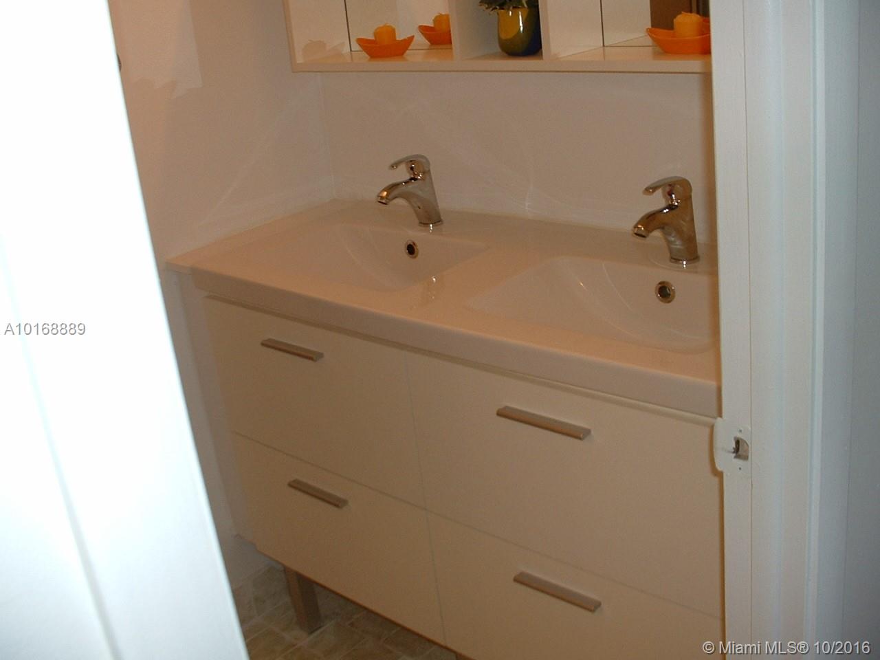 SUNRISE LAKES 37 CONDO - Residential Lease