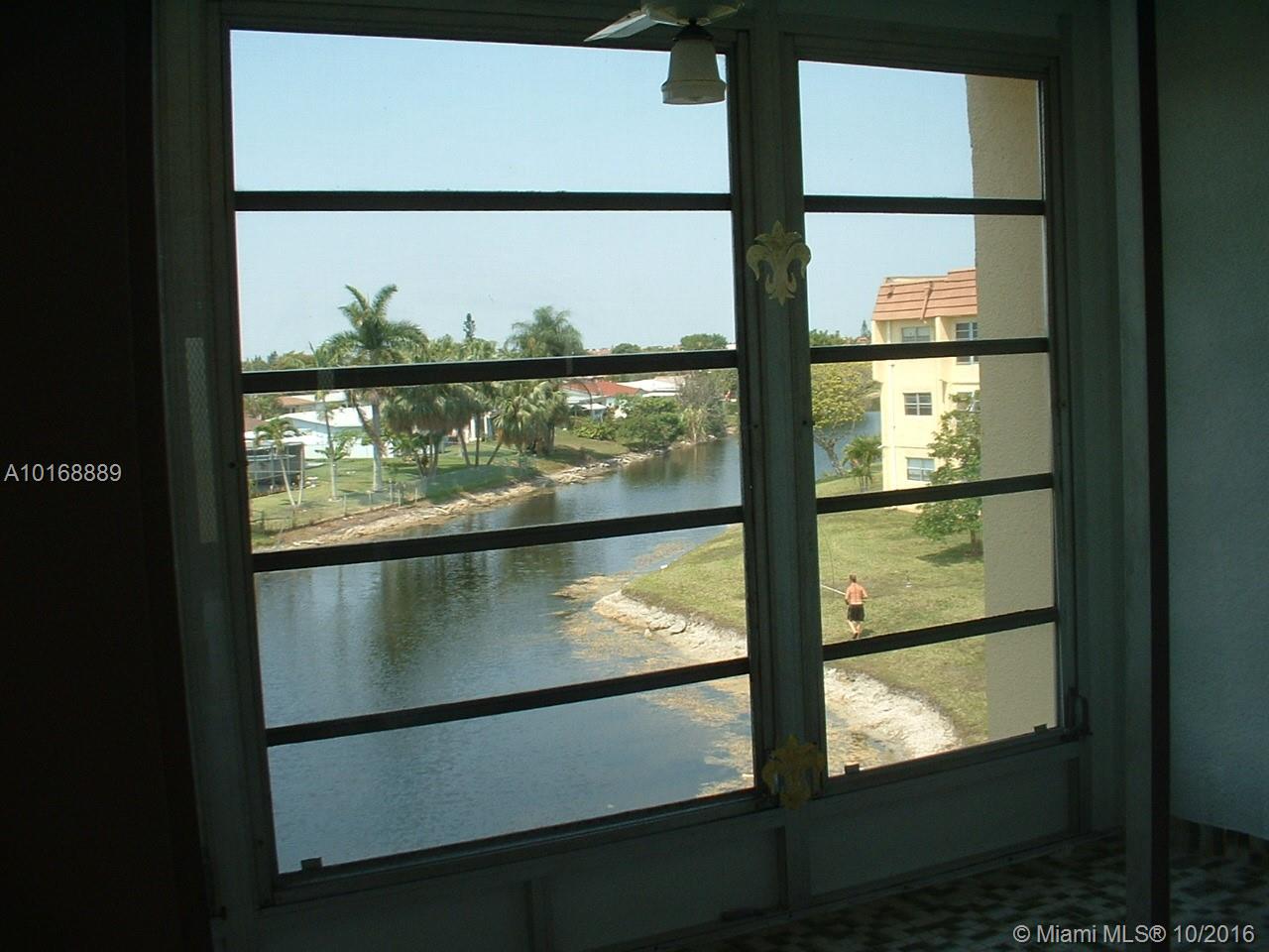 SUNRISE LAKES 37 CONDO - Residential Lease