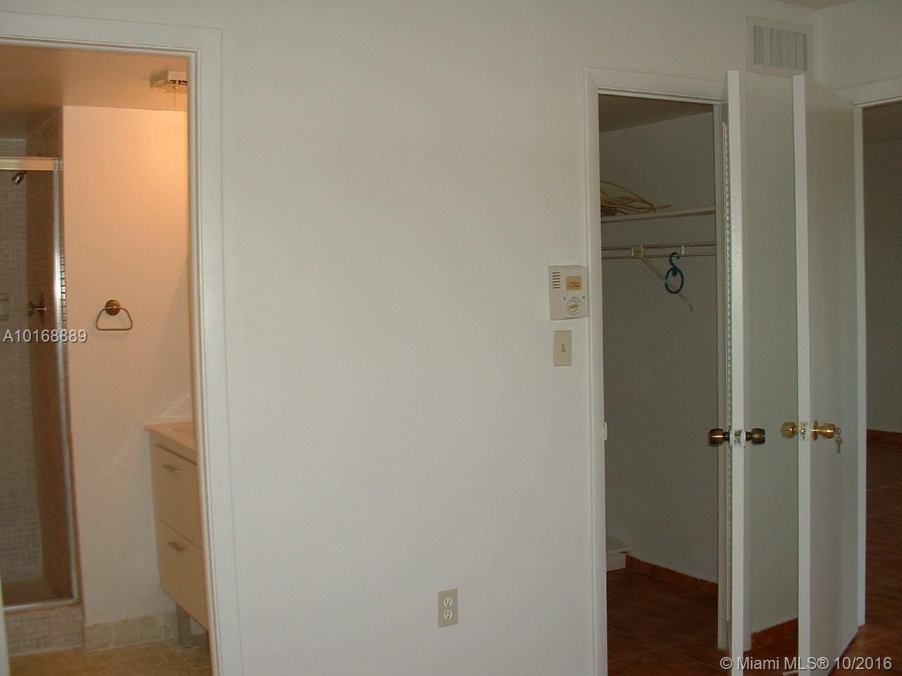 SUNRISE LAKES 37 CONDO - Residential Lease