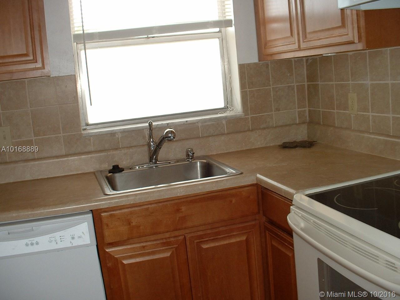 SUNRISE LAKES 37 CONDO - Residential Lease