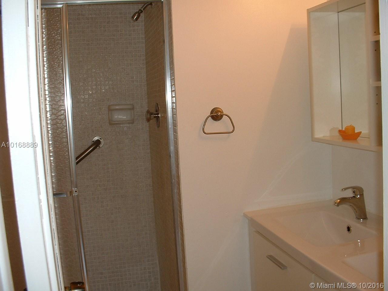 SUNRISE LAKES 37 CONDO - Residential Lease