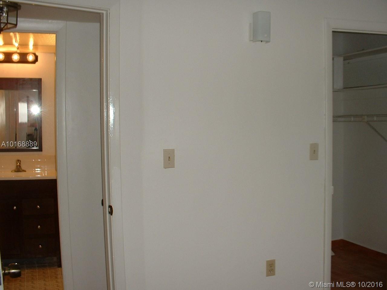 SUNRISE LAKES 37 CONDO - Residential Lease