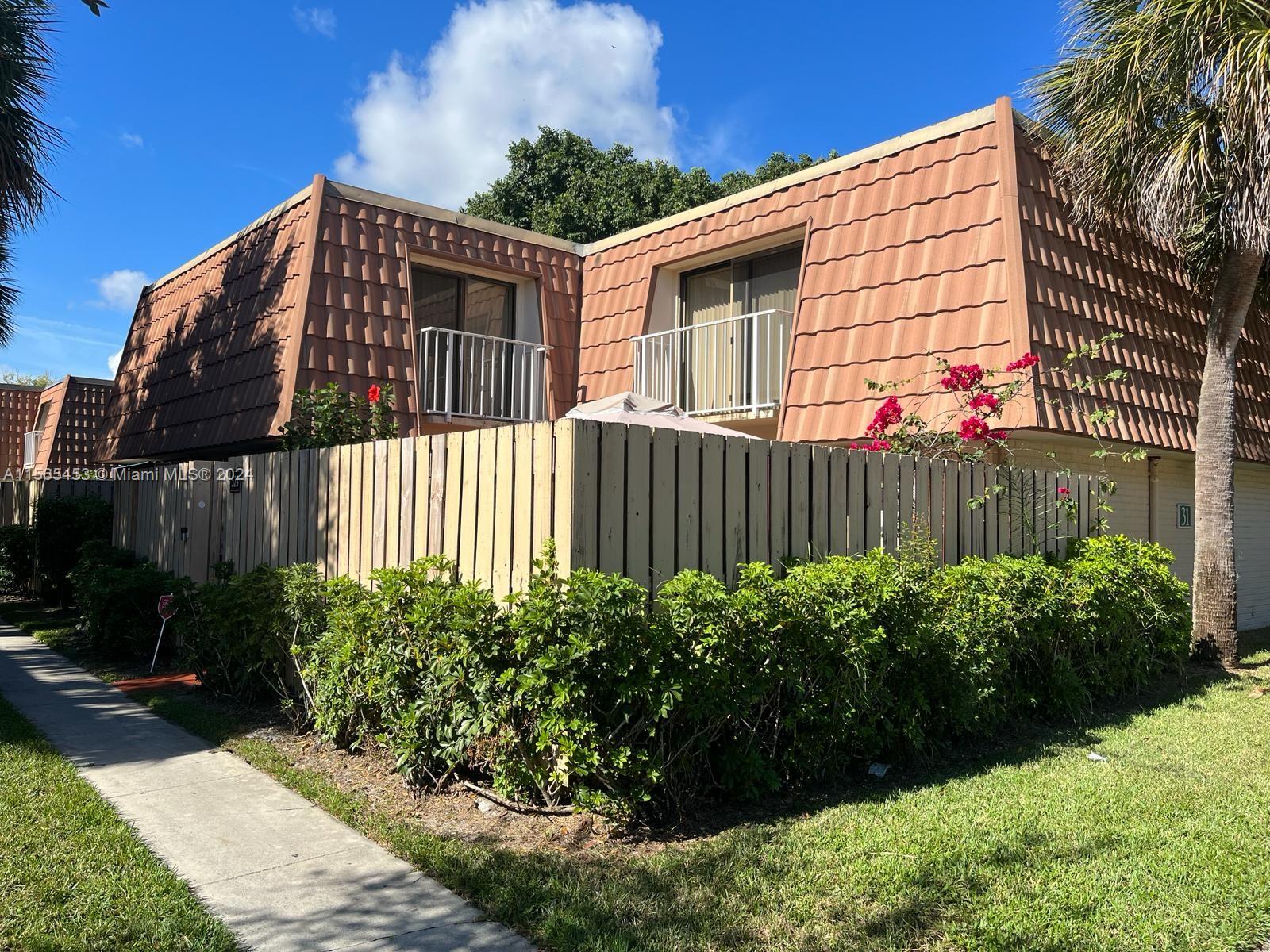 Property for Sale at 529 Green Springs Pl Pl 529, West Palm Beach, Palm Beach County, Florida - Bedrooms: 2 
Bathrooms: 3  - $298,000