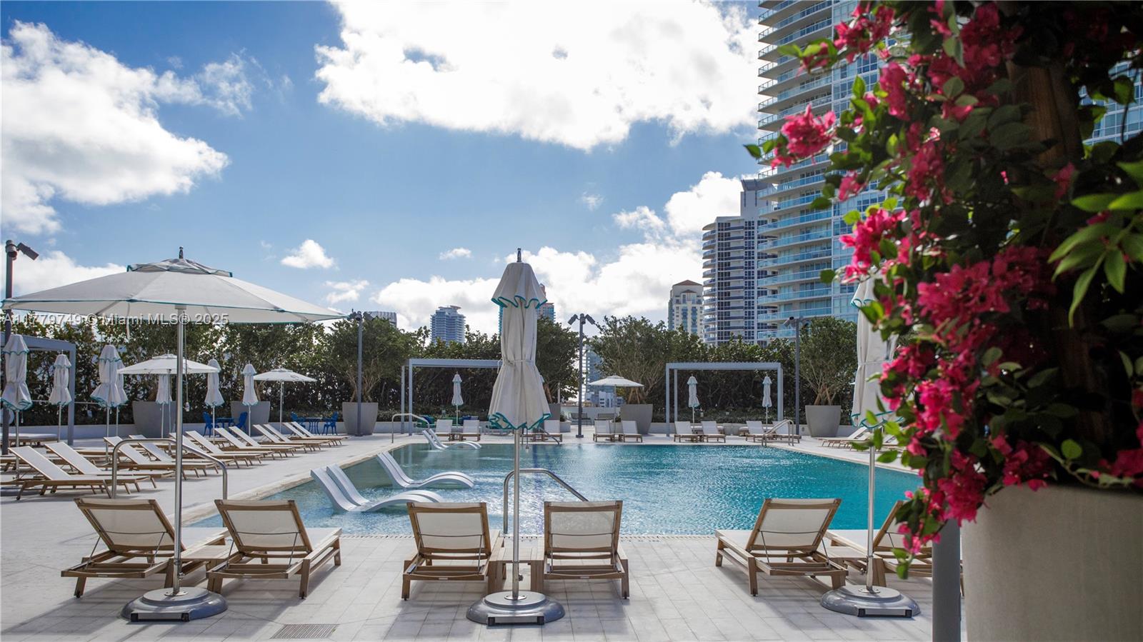 FIVE PARK CONDO - Residential